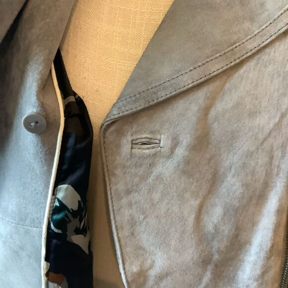 Isaac Mizrahi Gray Suede Leather Jacket 🧥 🩶❤️🩶 - Picture 6 of 9